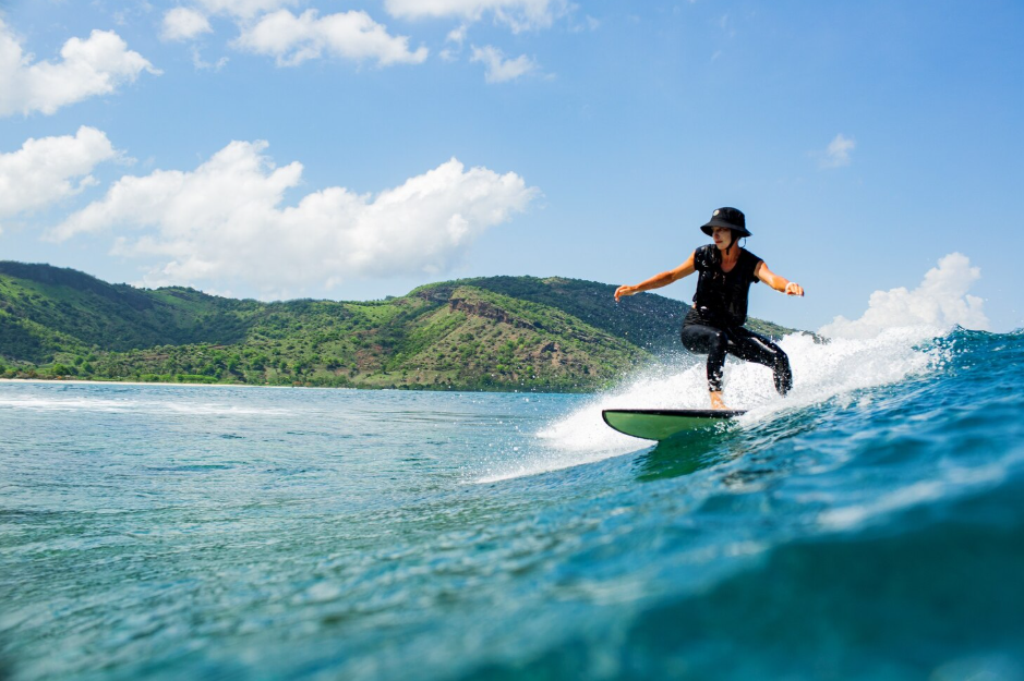 Guests enjoying a relaxing stay at all inclusive hotels in Bali, with beachfront access, multiple restaurants, swimming pools, and family-friendly entertainment included.