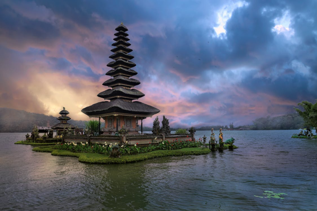 Travelers following a Bali 3 days 2 nights itinerary that combines sightseeing, relaxation, local cuisine, and visits to some of the island’s most popular destinations.