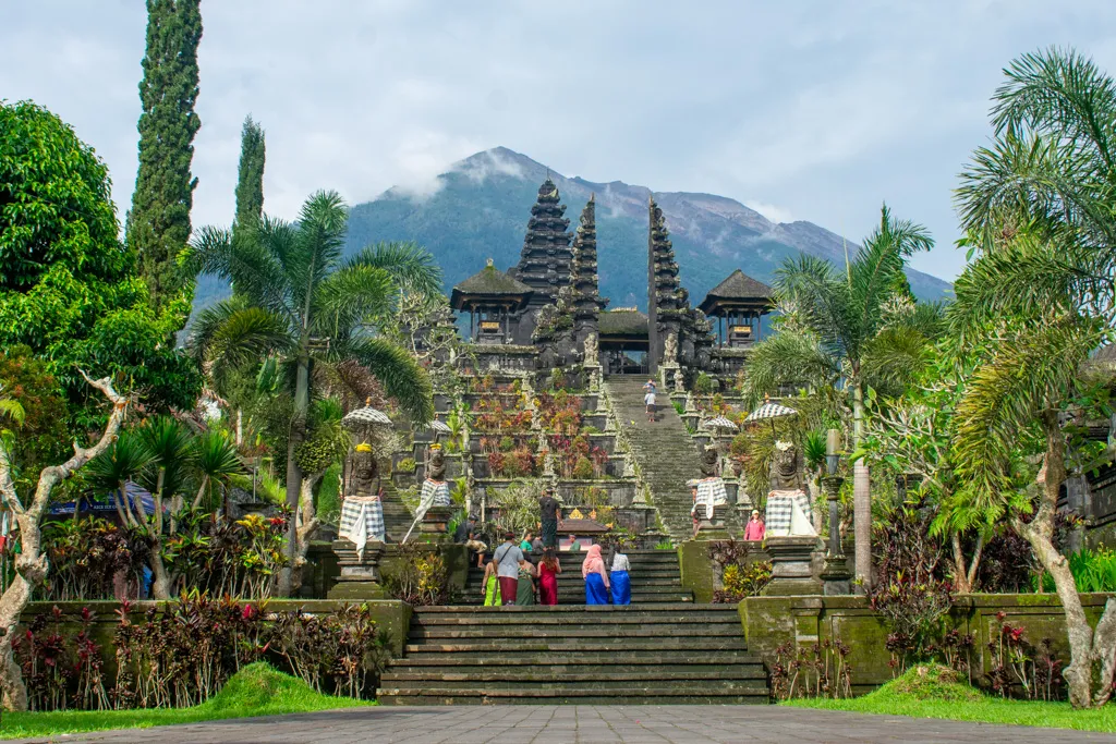 Bali temples showcasing traditional Balinese architecture, spiritual heritage, and scenic settings that reflect the island’s rich cultural and religious traditions.