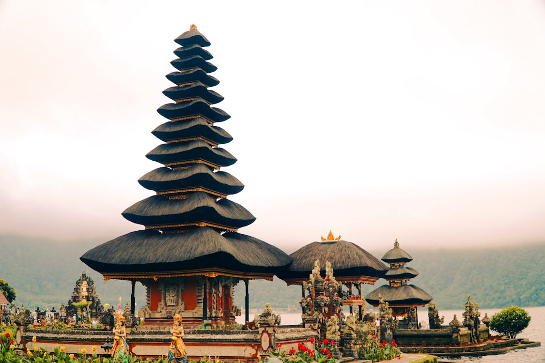 Bali temples showcasing traditional Balinese architecture, spiritual heritage, and scenic settings that reflect the island’s rich cultural and religious traditions.