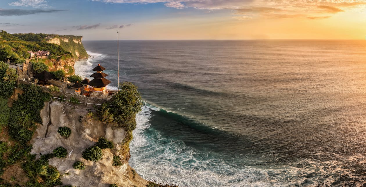 Bali temples showcasing traditional Balinese architecture, spiritual heritage, and scenic settings that reflect the island’s rich cultural and religious traditions.