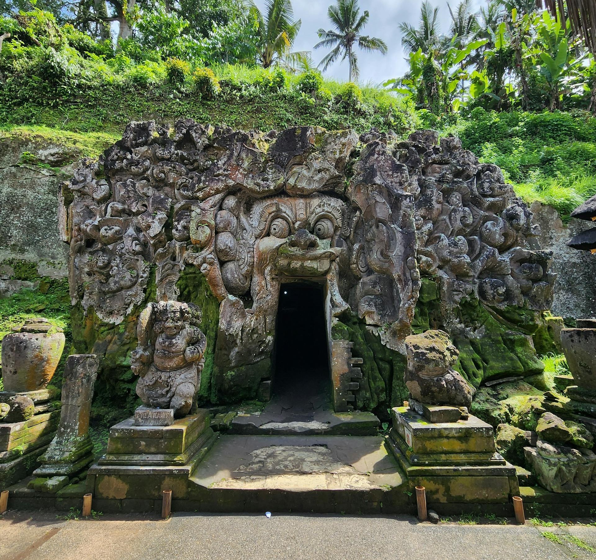 Bali temples showcasing traditional Balinese architecture, spiritual heritage, and scenic settings that reflect the island’s rich cultural and religious traditions.