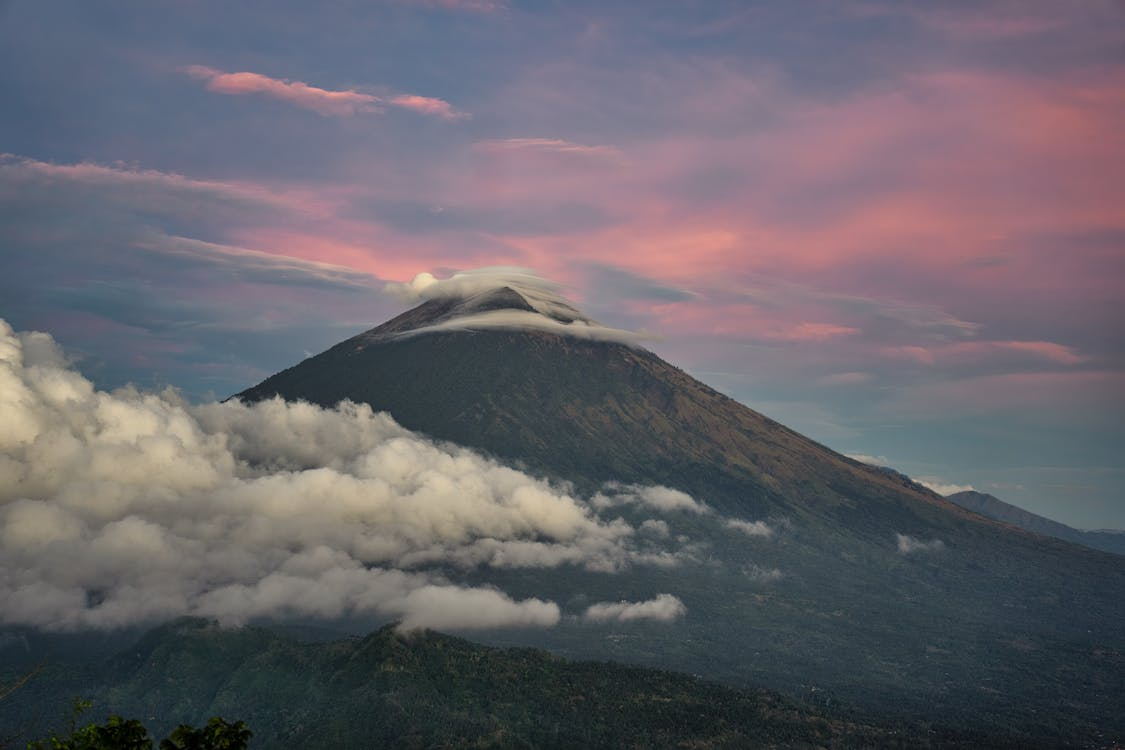 Bali volcano landscapes featuring dramatic mountain scenery, volcanic peaks, and breathtaking viewpoints that showcase the island’s natural beauty and geological history.