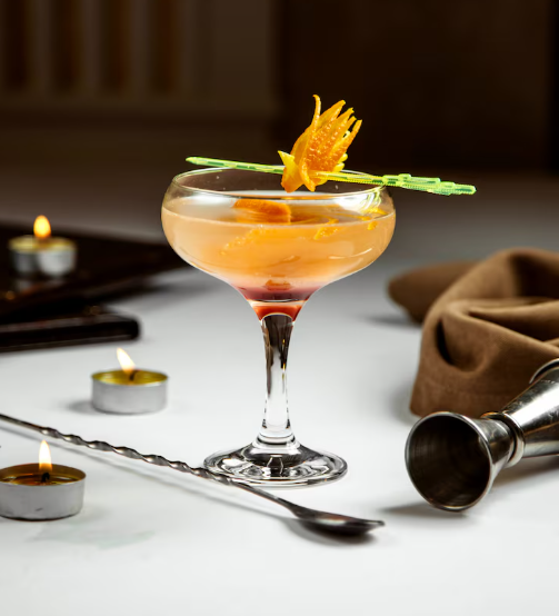 Best beach bars in Bali featuring oceanfront seating, tropical cocktails, live music, and stunning sunset views along the island’s beautiful coastline.