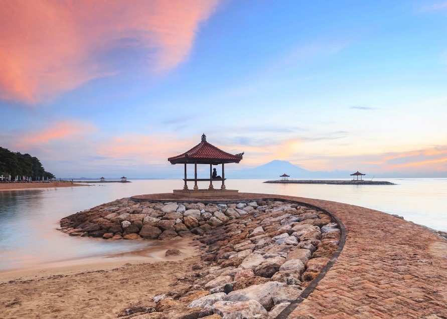 Best spas in Bali offering luxurious wellness treatments, traditional Balinese massages, and serene settings surrounded by tropical landscapes and tranquil gardens.
