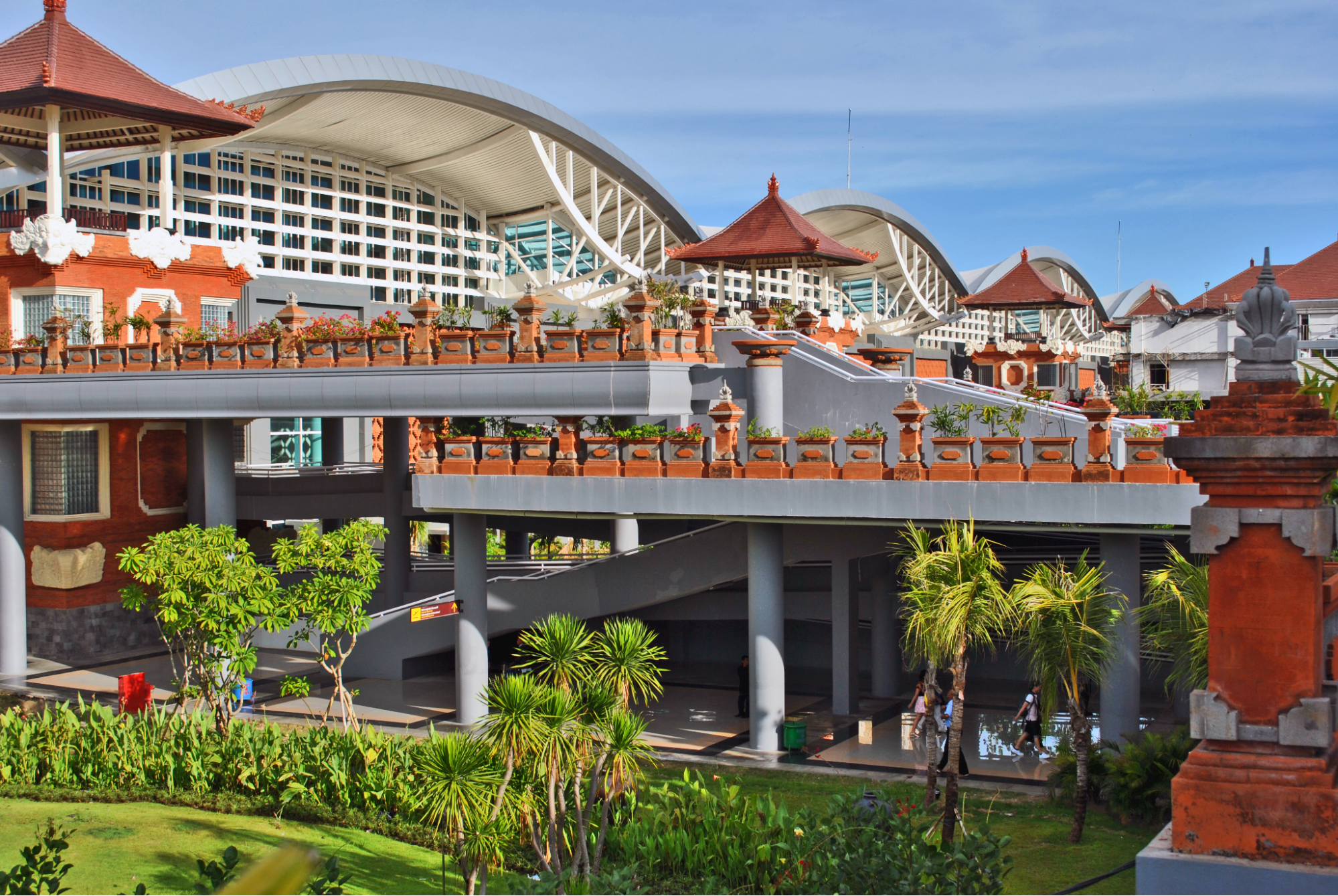 Convention venues in Bali featuring spacious event halls, modern conference facilities, and professional services for international conventions, exhibitions, and corporate gatherings.