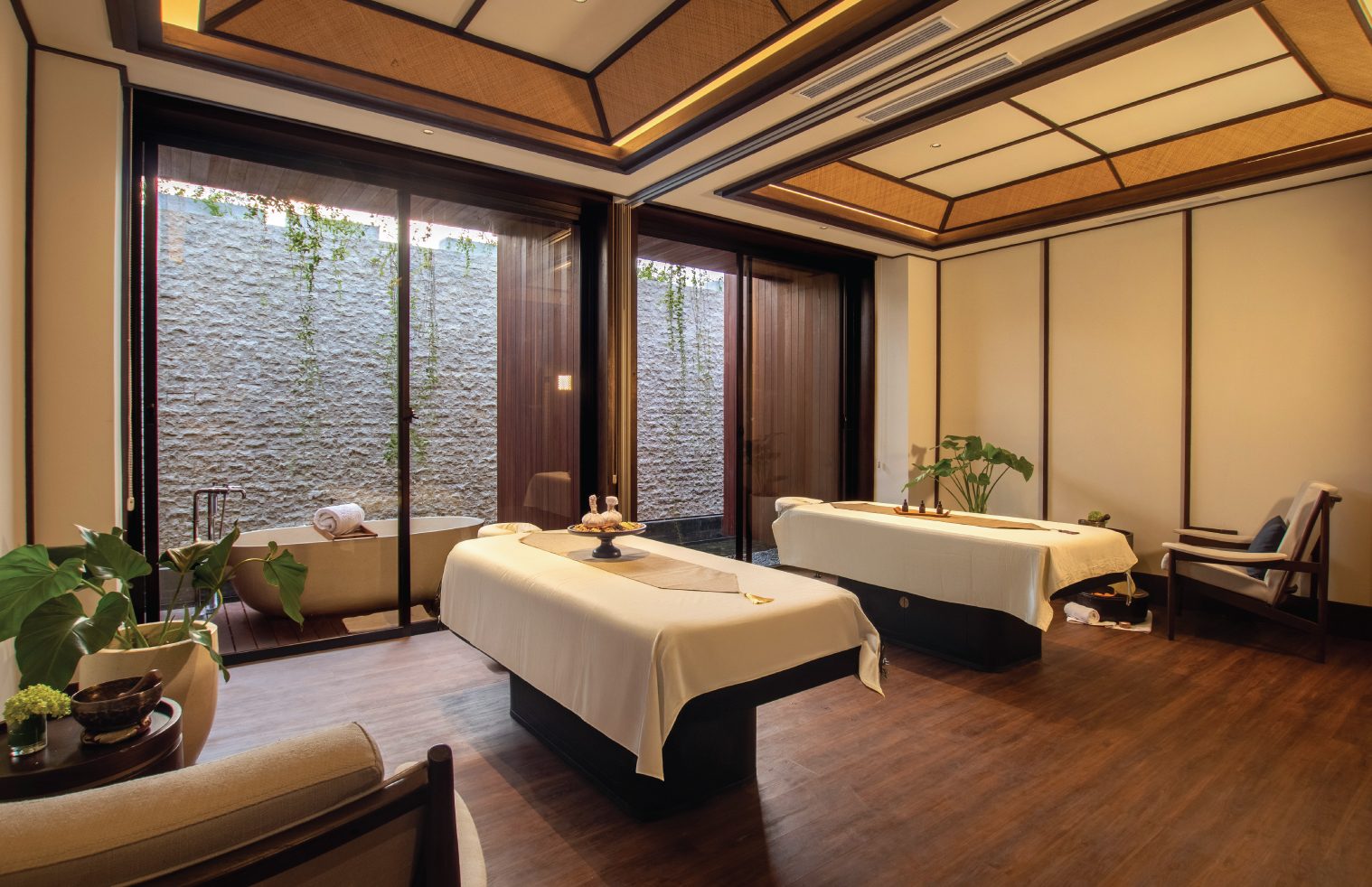 A Stress-Free Heritage Basecamp for First-Time Visitors
