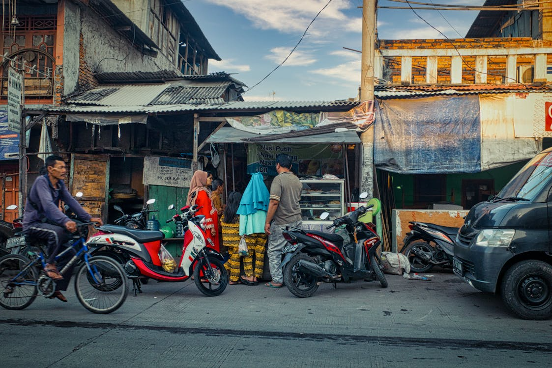 Travelers learning about getting around Bali while visiting beaches, cultural attractions, and local villages using convenient and flexible transport solutions.