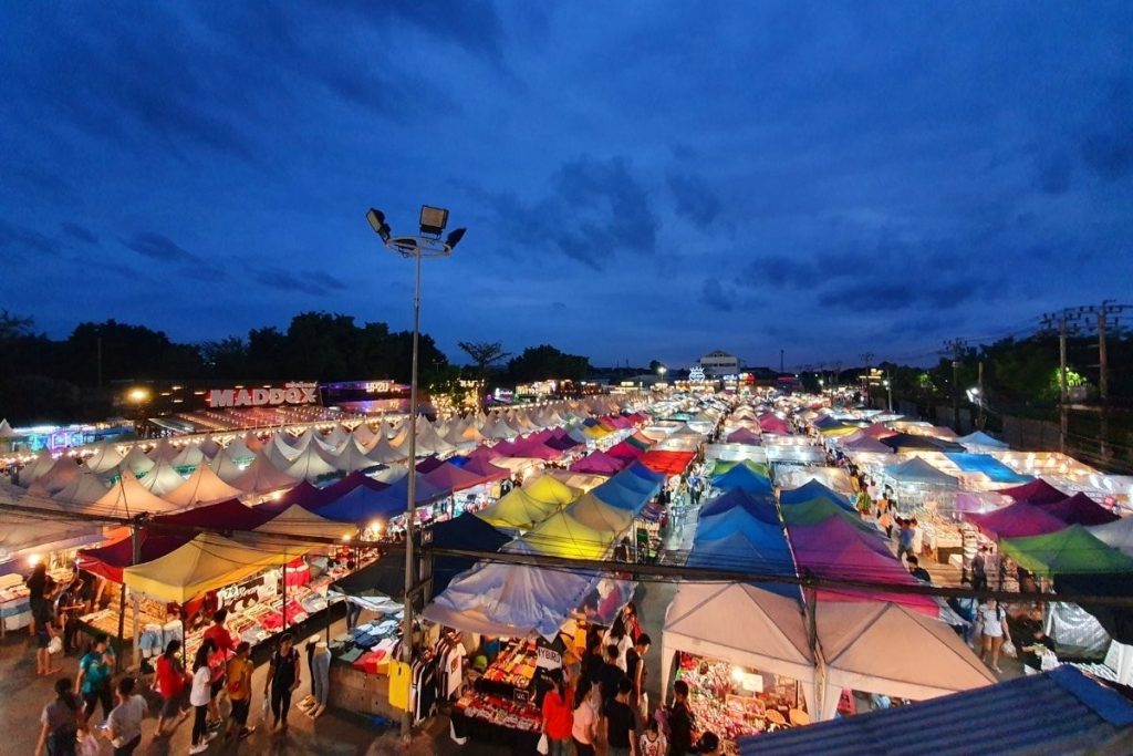 Sindhu Night Market in Sanur featuring authentic Balinese street food, local snacks, fresh seafood, and a lively atmosphere that showcases the island’s vibrant evening culture.