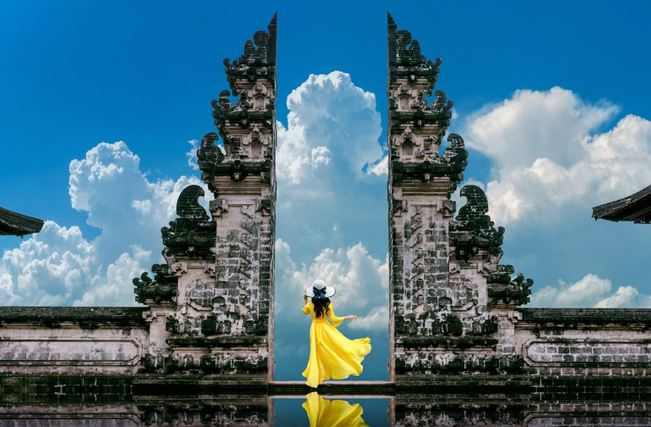 Things to do in Bali include exploring ancient temples, scenic rice terraces, and beautiful beaches while experiencing the island’s rich culture and natural beauty.
