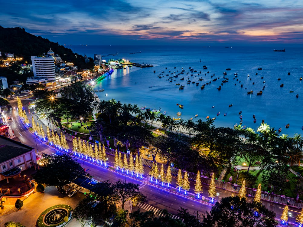 What to do in Bali at night includes enjoying beachfront dining, watching cultural performances, exploring night markets, and experiencing the island’s vibrant evening atmosphere.