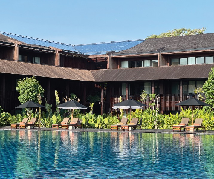 What to pack for Bali includes lightweight clothing, swimwear, sunscreen, comfortable footwear, and travel essentials for enjoying the island’s tropical climate and outdoor activities.