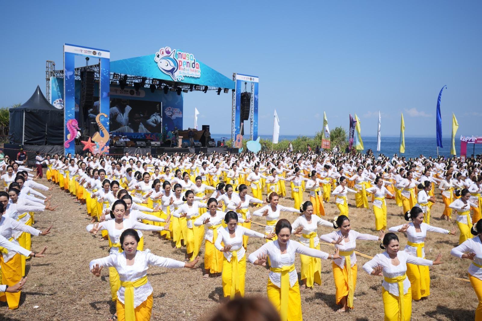 bali in october – Nusa Penida Festival