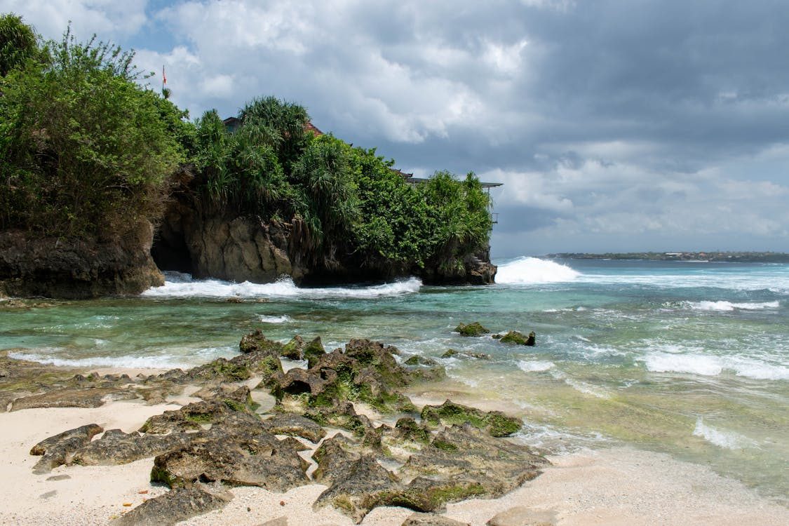 巴厘岛最美海滩 – 3. 巴东巴东海滩（Padang Padang Beach）