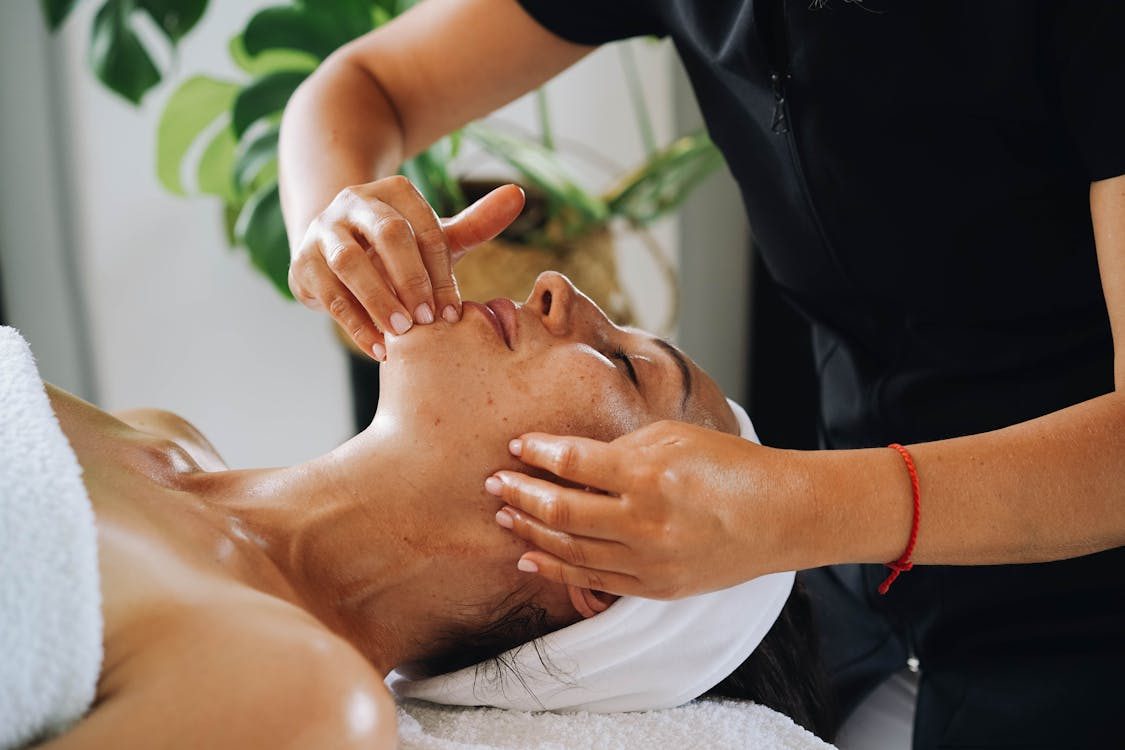 발리 마사지 추천 – 1. The Bali Beach Hotel의 Taru Pramana Spa & Wellness – Jalan Hang Tuah
